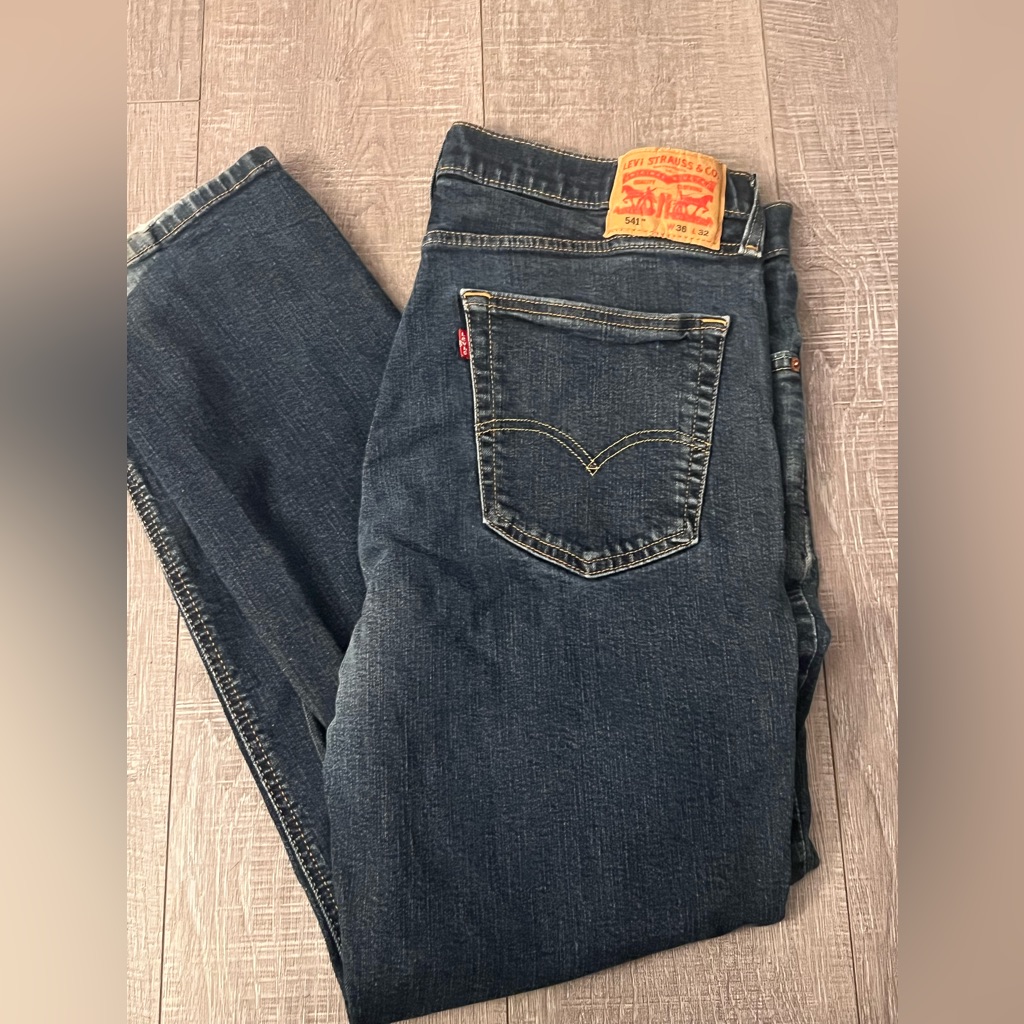Men Levis